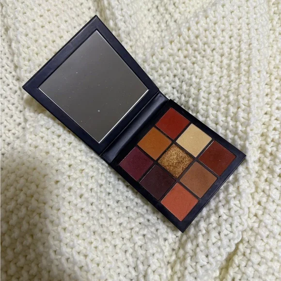 HUDA BEAUTY Warm Brown Obsessions Eyeshadow Palette - Picture 3 of 4